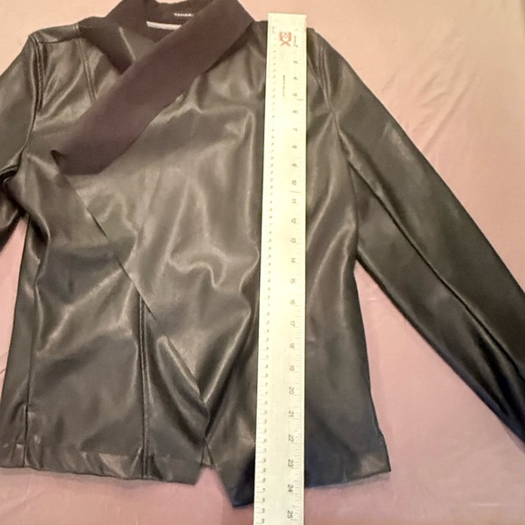 Tahari Black Vegan Leather Jacket w/open Draped Collar Size Small - Picture 6 of 10